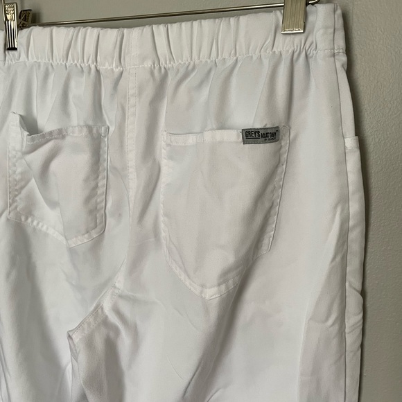 3/$25! Greys Anatomy White Scrub Pants - Picture 5 of 6